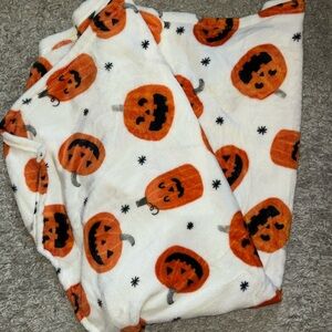 Hide and EEK! Halloween Pumpkin Blanket